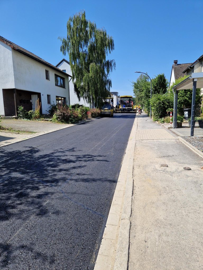 03-asphaltarbeiten-wohnstrasse